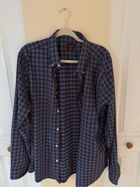 UNTUCKit Men's Plaid Button-Down Shirt in Navy and Light Blue